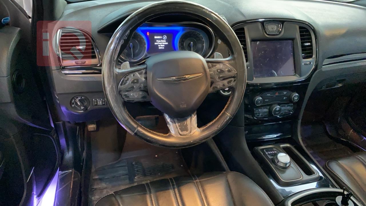 كرايسلر 300